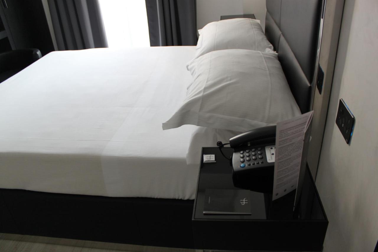 Lhp Hotel Napoleon Milánó Kültér fotó