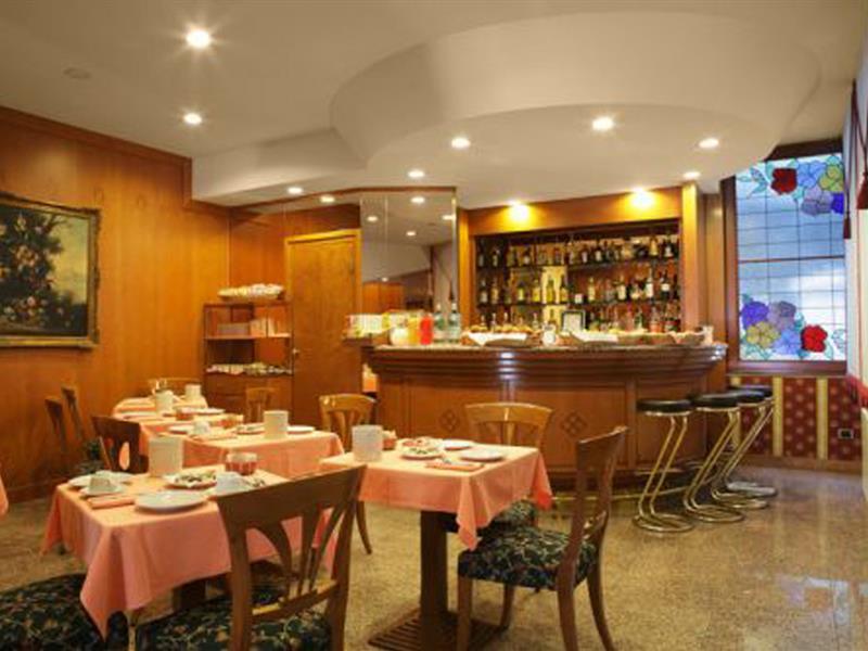 Lhp Hotel Napoleon Milánó Étterem fotó